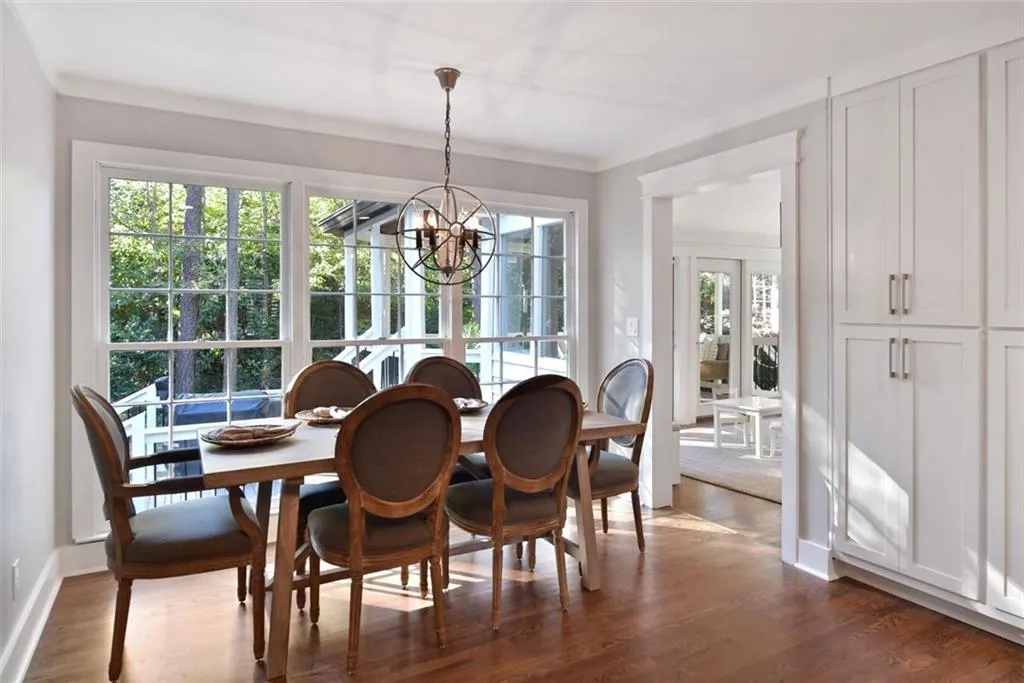 300 Amherst Court, Atlanta, Georgia 30328, 4 Bedrooms Bedrooms, ,3 BathroomsBathrooms,Residential,Sold,300 Amherst Court,6963329