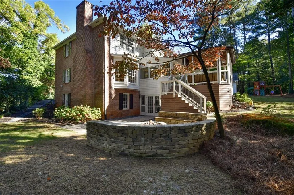 300 Amherst Court, Atlanta, Georgia 30328, 4 Bedrooms Bedrooms, ,3 BathroomsBathrooms,Residential,Sold,300 Amherst Court,6963329