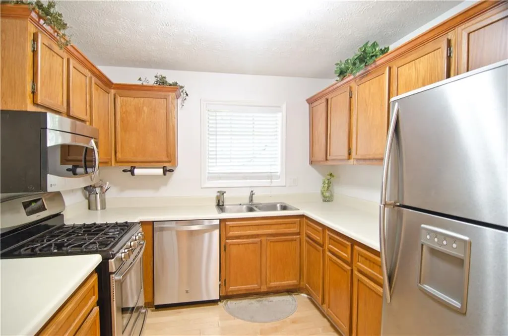 103 Gettysburg Place, Sandy Springs, Georgia 30350, 2 Bedrooms Bedrooms, ,1 BathroomBathrooms,Residential,Sold,103 Gettysburg Place,6030426