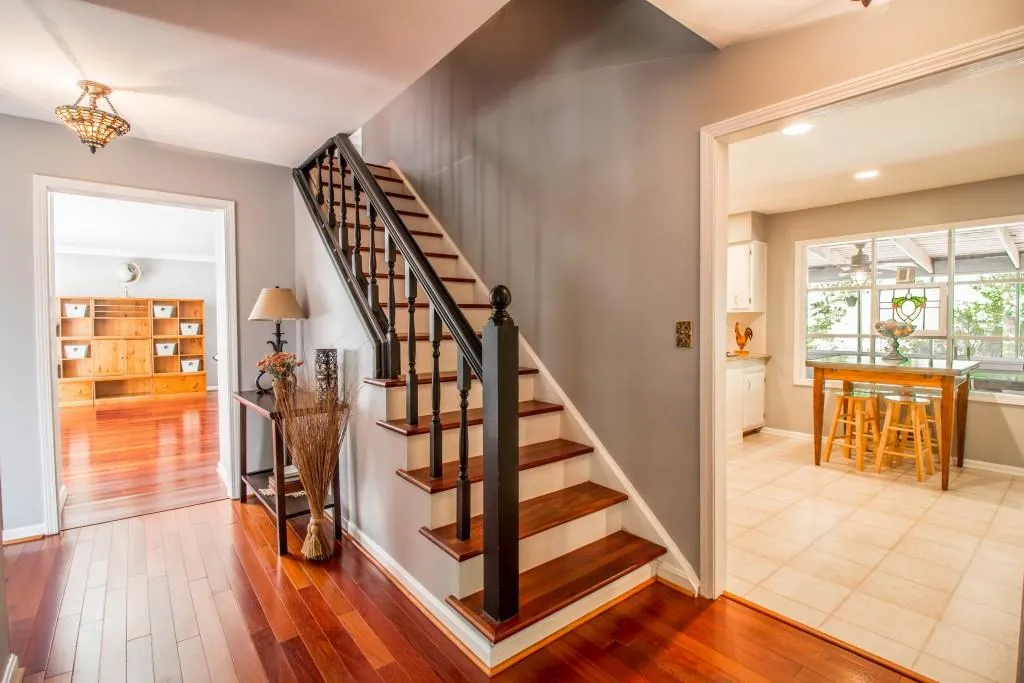 135 N Mill Road, Sandy Springs, Georgia 30328, 4 Bedrooms Bedrooms, ,3 BathroomsBathrooms,Residential,Sold,135 N Mill Road,5757501