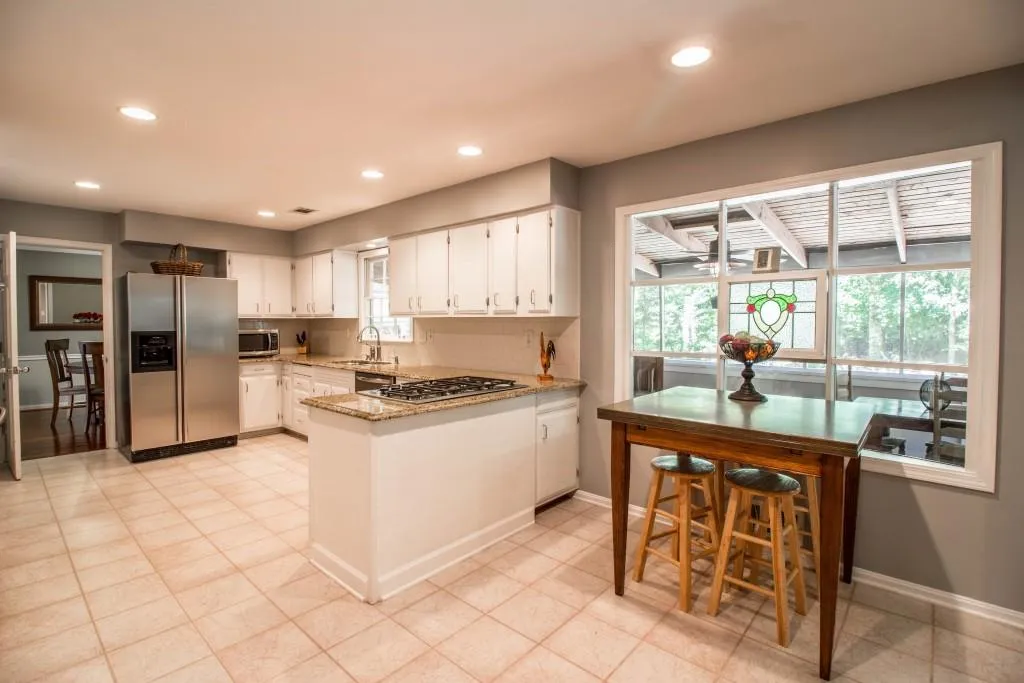 135 N Mill Road, Sandy Springs, Georgia 30328, 4 Bedrooms Bedrooms, ,3 BathroomsBathrooms,Residential,Sold,135 N Mill Road,5757501