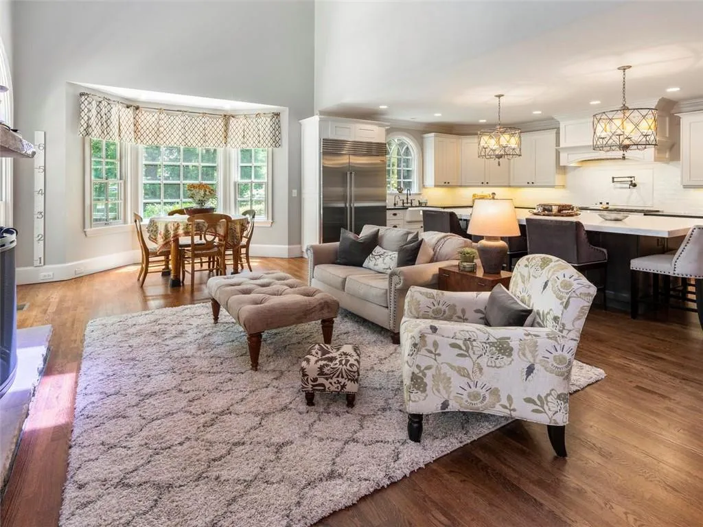 2 Powers Chase Circle, Atlanta, Georgia 30327, 6 Bedrooms Bedrooms, ,5 BathroomsBathrooms,Residential,Sold,2 Powers Chase Circle,6725820