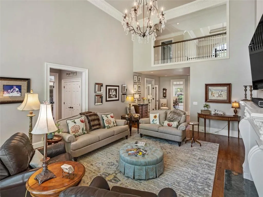 2 Powers Chase Circle, Atlanta, Georgia 30327, 6 Bedrooms Bedrooms, ,5 BathroomsBathrooms,Residential,Sold,2 Powers Chase Circle,6725820