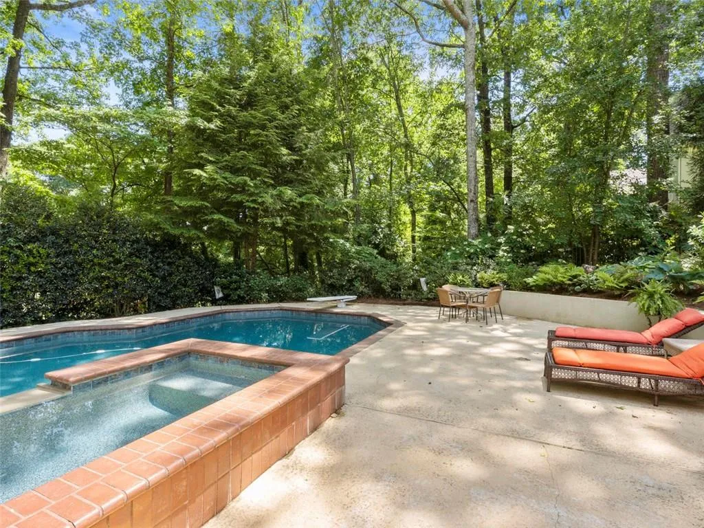 2 Powers Chase Circle, Atlanta, Georgia 30327, 6 Bedrooms Bedrooms, ,5 BathroomsBathrooms,Residential,Sold,2 Powers Chase Circle,6725820