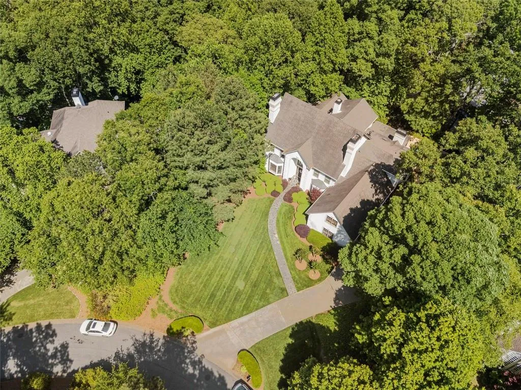 2 Powers Chase Circle, Atlanta, Georgia 30327, 6 Bedrooms Bedrooms, ,5 BathroomsBathrooms,Residential,Sold,2 Powers Chase Circle,6725820