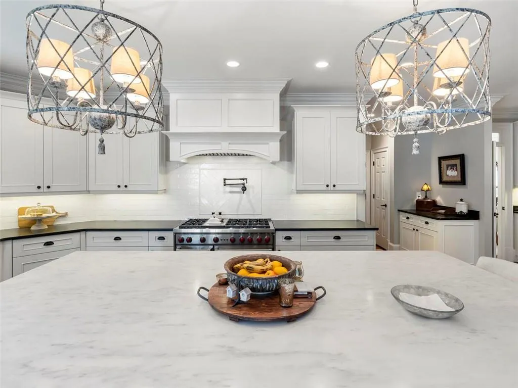 2 Powers Chase Circle, Atlanta, Georgia 30327, 6 Bedrooms Bedrooms, ,5 BathroomsBathrooms,Residential,Sold,2 Powers Chase Circle,6725820