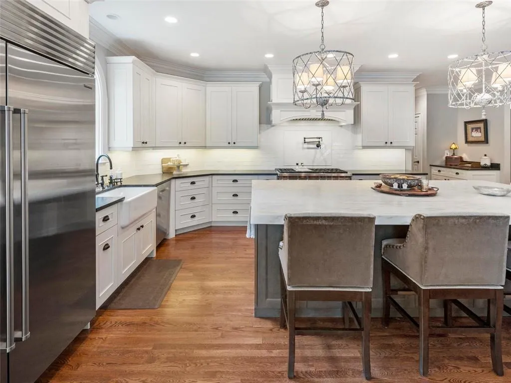 2 Powers Chase Circle, Atlanta, Georgia 30327, 6 Bedrooms Bedrooms, ,5 BathroomsBathrooms,Residential,Sold,2 Powers Chase Circle,6725820