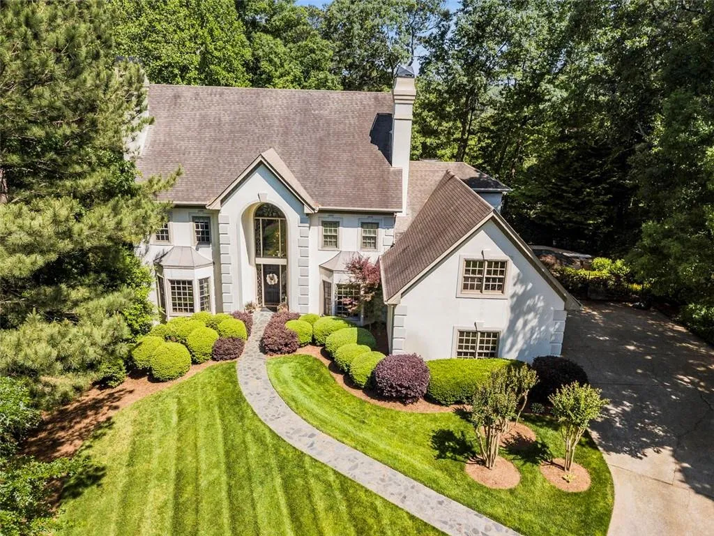 2 Powers Chase Circle, Atlanta, Georgia 30327, 6 Bedrooms Bedrooms, ,5 BathroomsBathrooms,Residential,Sold,2 Powers Chase Circle,6725820