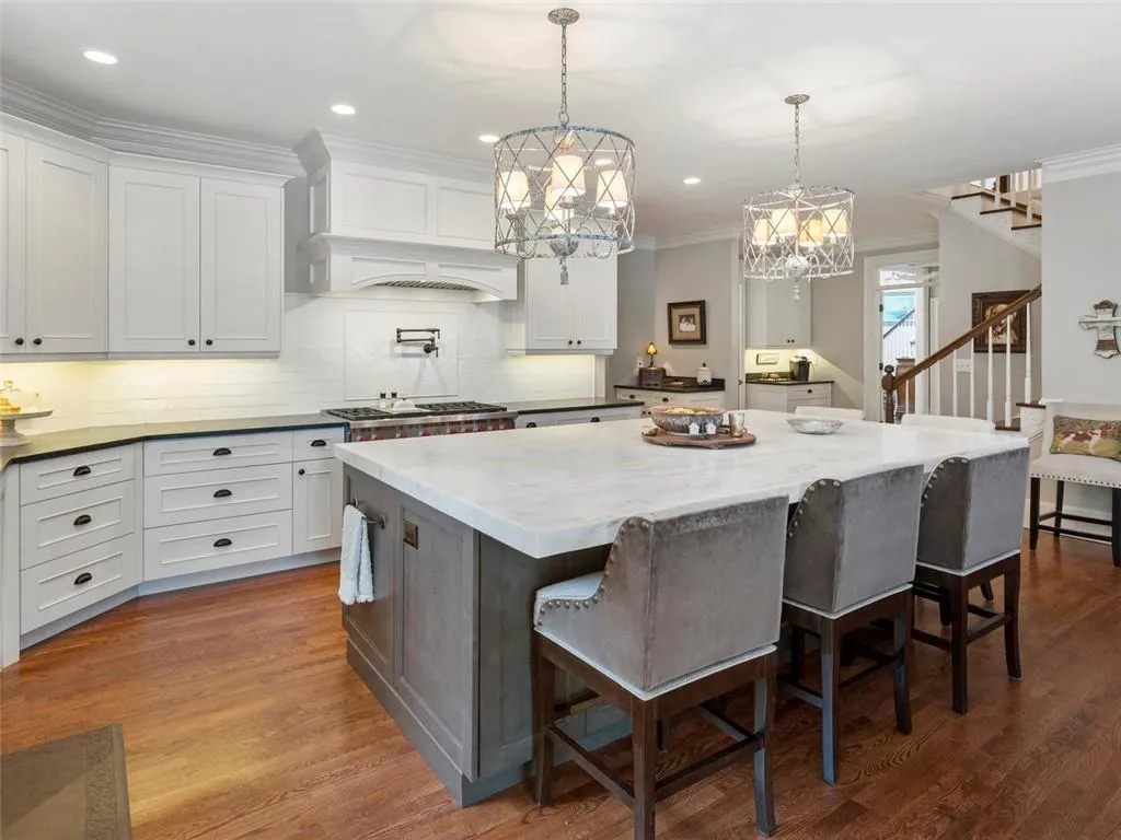 2 Powers Chase Circle, Atlanta, Georgia 30327, 6 Bedrooms Bedrooms, ,5 BathroomsBathrooms,Residential,Sold,2 Powers Chase Circle,6725820