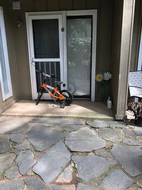 5135 Roswell Road Unit 02, Atlanta, Georgia 30342, 2 Bedrooms Bedrooms, ,2 BathroomsBathrooms,Residential,Sold,5135 Roswell Road Unit 02,6001094