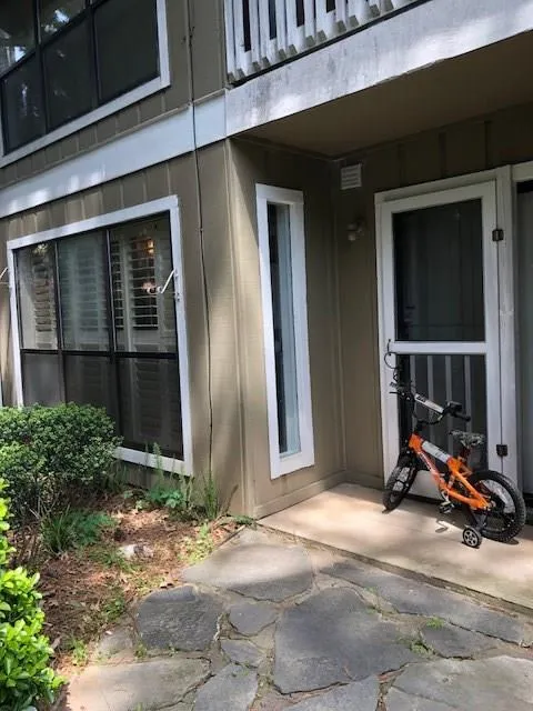 5135 Roswell Road Unit 02, Atlanta, Georgia 30342, 2 Bedrooms Bedrooms, ,2 BathroomsBathrooms,Residential,Sold,5135 Roswell Road Unit 02,6001094