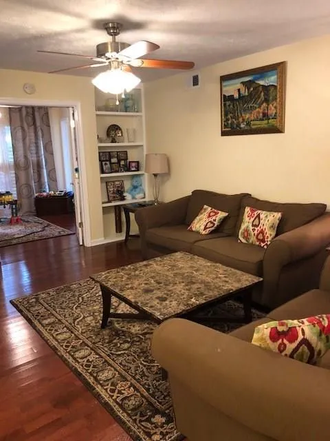 5135 Roswell Road Unit 02, Atlanta, Georgia 30342, 2 Bedrooms Bedrooms, ,2 BathroomsBathrooms,Residential,Sold,5135 Roswell Road Unit 02,6001094