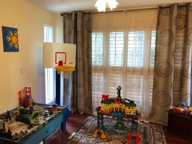 5135 Roswell Road Unit 02, Atlanta, Georgia 30342, 2 Bedrooms Bedrooms, ,2 BathroomsBathrooms,Residential,Sold,5135 Roswell Road Unit 02,6001094