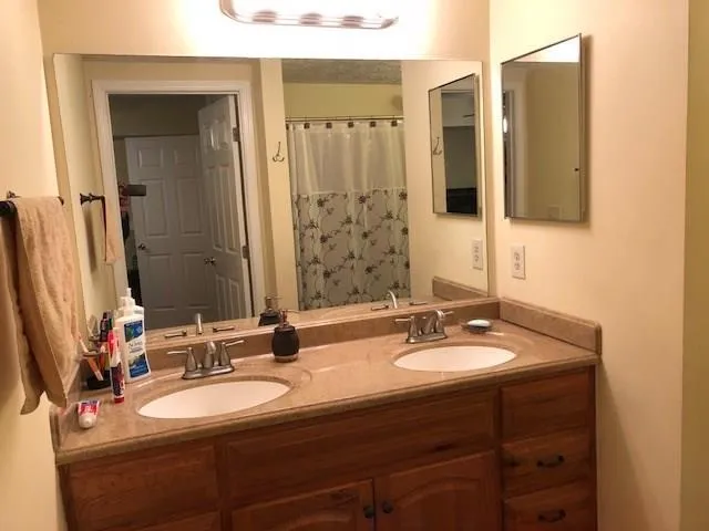 5135 Roswell Road Unit 02, Atlanta, Georgia 30342, 2 Bedrooms Bedrooms, ,2 BathroomsBathrooms,Residential,Sold,5135 Roswell Road Unit 02,6001094