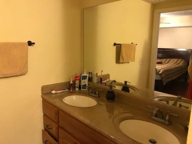 5135 Roswell Road Unit 02, Atlanta, Georgia 30342, 2 Bedrooms Bedrooms, ,2 BathroomsBathrooms,Residential,Sold,5135 Roswell Road Unit 02,6001094