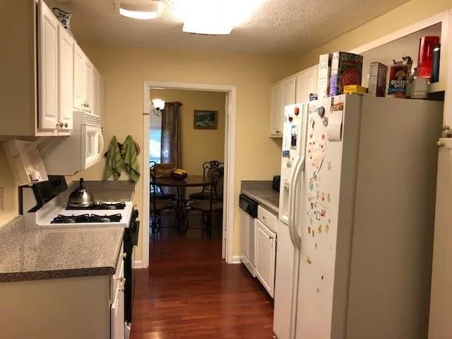 5135 Roswell Road Unit 02, Atlanta, Georgia 30342, 2 Bedrooms Bedrooms, ,2 BathroomsBathrooms,Residential,Sold,5135 Roswell Road Unit 02,6001094