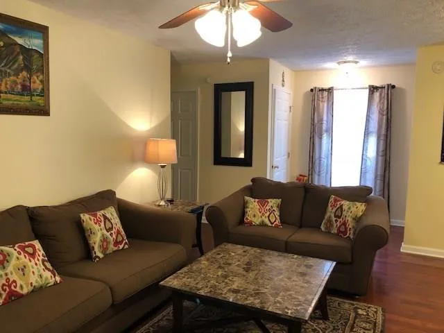 5135 Roswell Road Unit 02, Atlanta, Georgia 30342, 2 Bedrooms Bedrooms, ,2 BathroomsBathrooms,Residential,Sold,5135 Roswell Road Unit 02,6001094