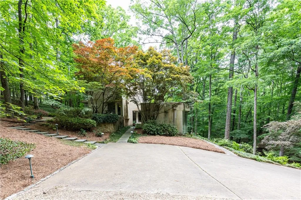 4547 Harris Trail Nw, Atlanta, Georgia 30327, 4 Bedrooms Bedrooms, ,3 BathroomsBathrooms,Residential,Sold,4547 Harris Trail Nw,7397522