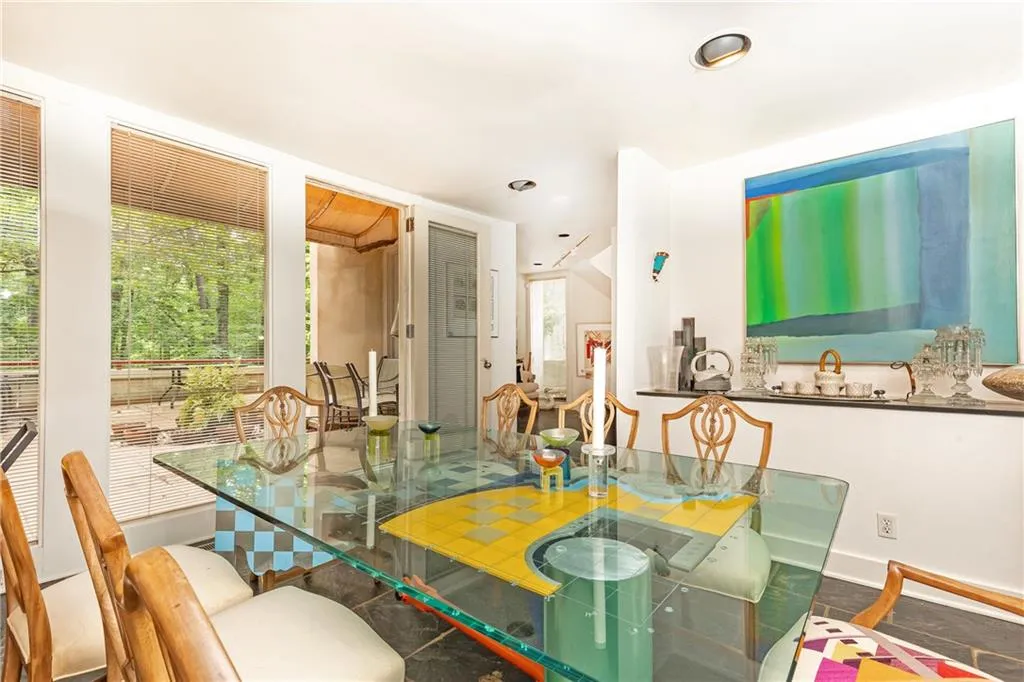 4547 Harris Trail Nw, Atlanta, Georgia 30327, 4 Bedrooms Bedrooms, ,3 BathroomsBathrooms,Residential,Sold,4547 Harris Trail Nw,7397522