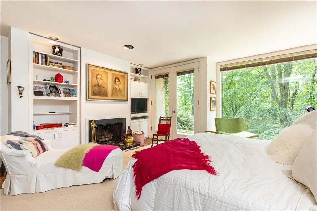 4547 Harris Trail Nw, Atlanta, Georgia 30327, 4 Bedrooms Bedrooms, ,3 BathroomsBathrooms,Residential,Sold,4547 Harris Trail Nw,7397522