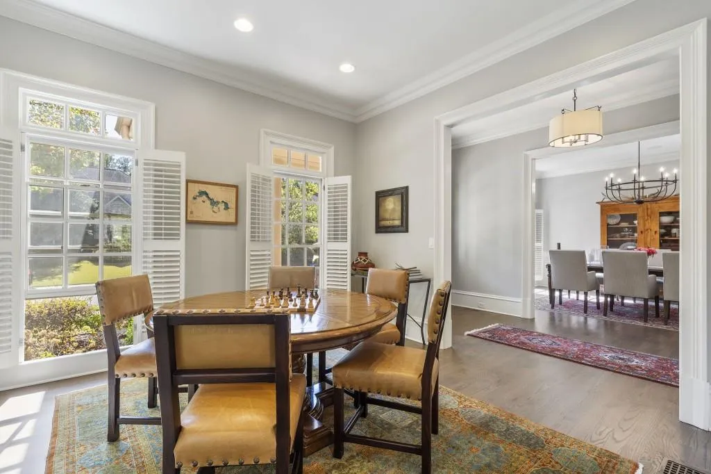 390 Ivy Knoll Ne, Atlanta, Georgia 30342, 6 Bedrooms Bedrooms, ,4 BathroomsBathrooms,Residential,For Sale,390 Ivy Knoll Ne,7670815 390 Ivy Knoll Ne, Atlanta, Georgia 30342, 6 Bedrooms Bedrooms, ,4 BathroomsBathrooms,Residential,For Sale,390 Ivy Knoll Ne,7670815