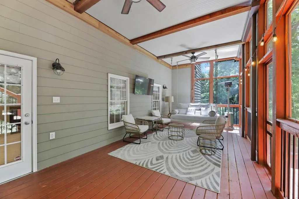 545 Fountain Oaks Way, Atlanta, Georgia 30342, 4 Bedrooms Bedrooms, ,3 BathroomsBathrooms,Residential,Sold,545 Fountain Oaks Way,6911238