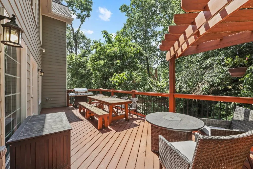 545 Fountain Oaks Way, Atlanta, Georgia 30342, 4 Bedrooms Bedrooms, ,3 BathroomsBathrooms,Residential,Sold,545 Fountain Oaks Way,6911238