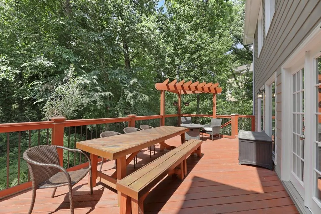 545 Fountain Oaks Way, Atlanta, Georgia 30342, 4 Bedrooms Bedrooms, ,3 BathroomsBathrooms,Residential,Sold,545 Fountain Oaks Way,6911238