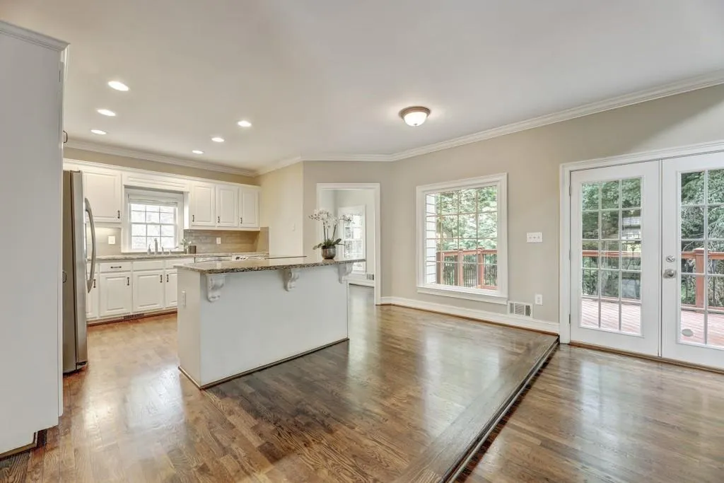 545 Fountain Oaks Way, Atlanta, Georgia 30342, 4 Bedrooms Bedrooms, ,3 BathroomsBathrooms,Residential,Sold,545 Fountain Oaks Way,6911238