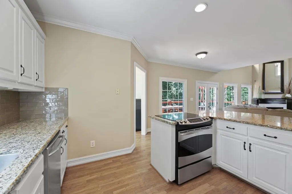 545 Fountain Oaks Way, Atlanta, Georgia 30342, 4 Bedrooms Bedrooms, ,3 BathroomsBathrooms,Residential,Sold,545 Fountain Oaks Way,6911238