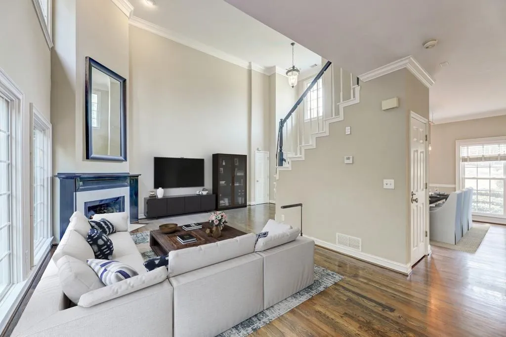 545 Fountain Oaks Way, Atlanta, Georgia 30342, 4 Bedrooms Bedrooms, ,3 BathroomsBathrooms,Residential,Sold,545 Fountain Oaks Way,6911238