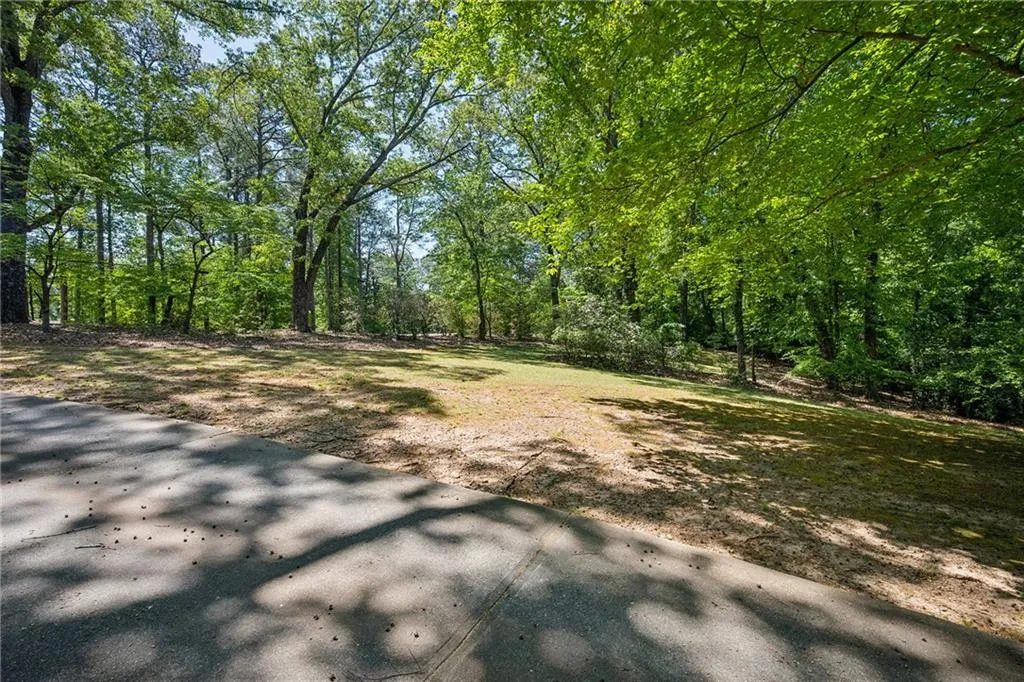 5280 Riverview Road, Atlanta, Georgia 30327, 5 Bedrooms Bedrooms, ,3 BathroomsBathrooms,Land,For Sale,5280 Riverview Road,7758673
