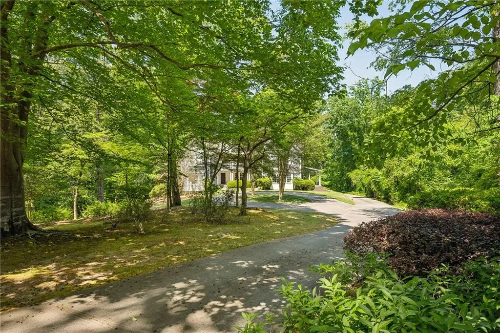 5280 Riverview Road, Atlanta, Georgia 30327, 5 Bedrooms Bedrooms, ,3 BathroomsBathrooms,Land,For Sale,5280 Riverview Road,7758673