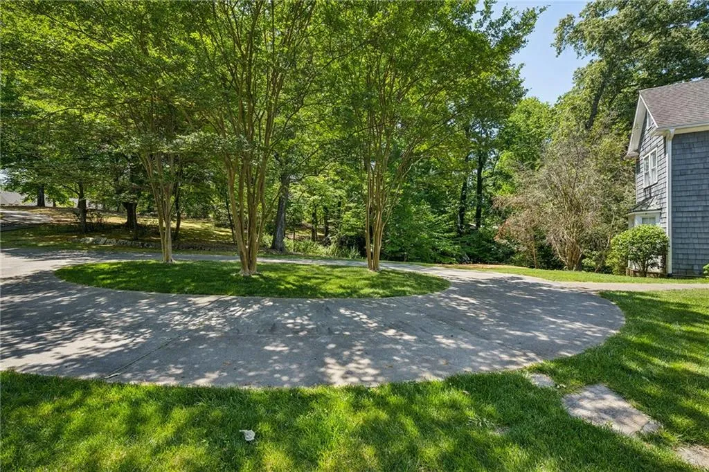5280 Riverview Road, Atlanta, Georgia 30327, 5 Bedrooms Bedrooms, ,3 BathroomsBathrooms,Land,For Sale,5280 Riverview Road,7758673