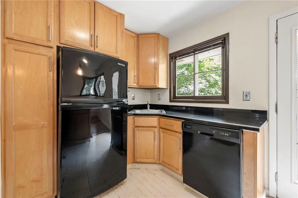 1146 Palafox Dr, Atlanta, Georgia 30324, 3 Bedrooms Bedrooms, ,1 BathroomBathrooms,Residential,For Sale,1146 Palafox Dr,7635339