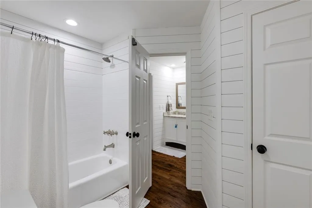 135 Belmont Trace, Atlanta, Georgia 30328, 4 Bedrooms Bedrooms, ,4 BathroomsBathrooms,Residential,Sold,135 Belmont Trace,7538548