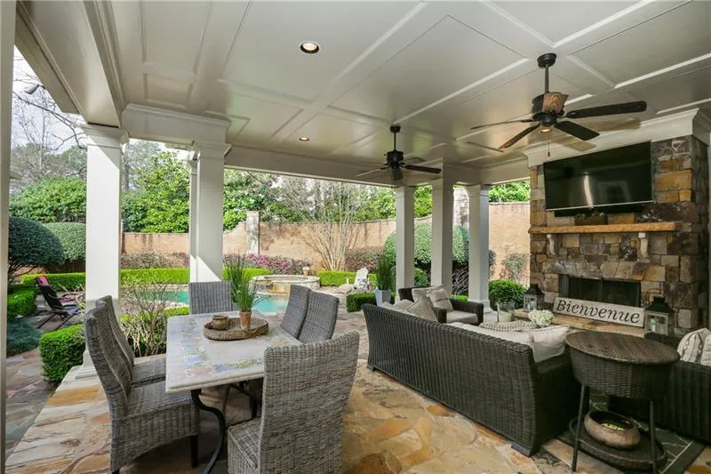 960 Fenimore Circle, Sandy Springs, Georgia 30350, 5 Bedrooms Bedrooms, ,6 BathroomsBathrooms,Residential,Sold,960 Fenimore Circle,6723842