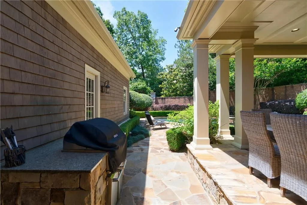 960 Fenimore Circle, Sandy Springs, Georgia 30350, 5 Bedrooms Bedrooms, ,6 BathroomsBathrooms,Residential,Sold,960 Fenimore Circle,6723842