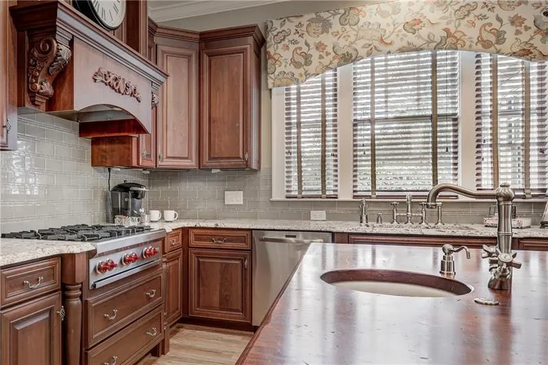 960 Fenimore Circle, Sandy Springs, Georgia 30350, 5 Bedrooms Bedrooms, ,6 BathroomsBathrooms,Residential,Sold,960 Fenimore Circle,6723842