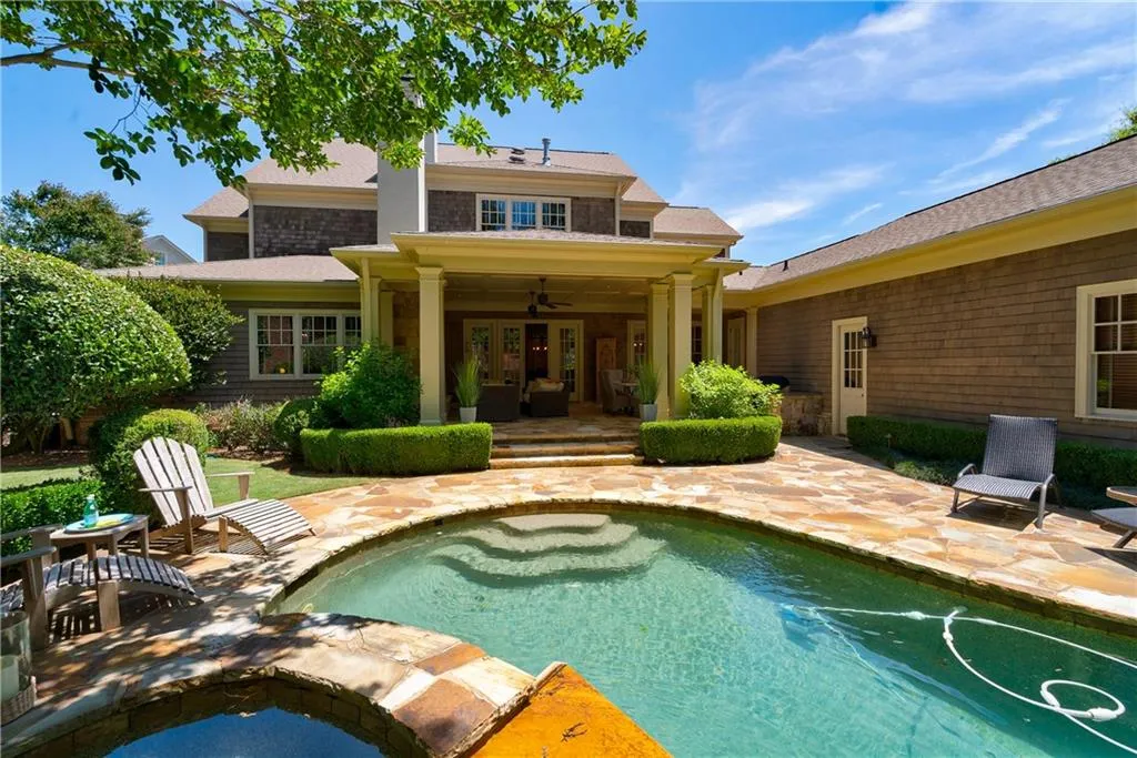 960 Fenimore Circle, Sandy Springs, Georgia 30350, 5 Bedrooms Bedrooms, ,6 BathroomsBathrooms,Residential,Sold,960 Fenimore Circle,6723842