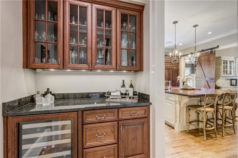 960 Fenimore Circle, Sandy Springs, Georgia 30350, 5 Bedrooms Bedrooms, ,6 BathroomsBathrooms,Residential,Sold,960 Fenimore Circle,6723842