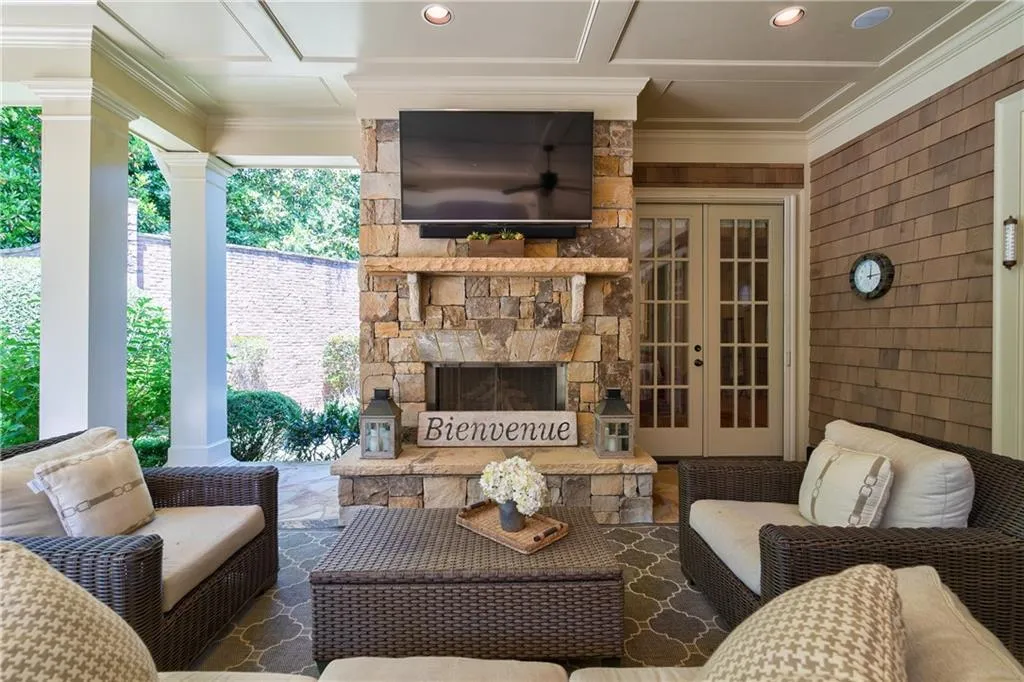 960 Fenimore Circle, Sandy Springs, Georgia 30350, 5 Bedrooms Bedrooms, ,6 BathroomsBathrooms,Residential,Sold,960 Fenimore Circle,6723842