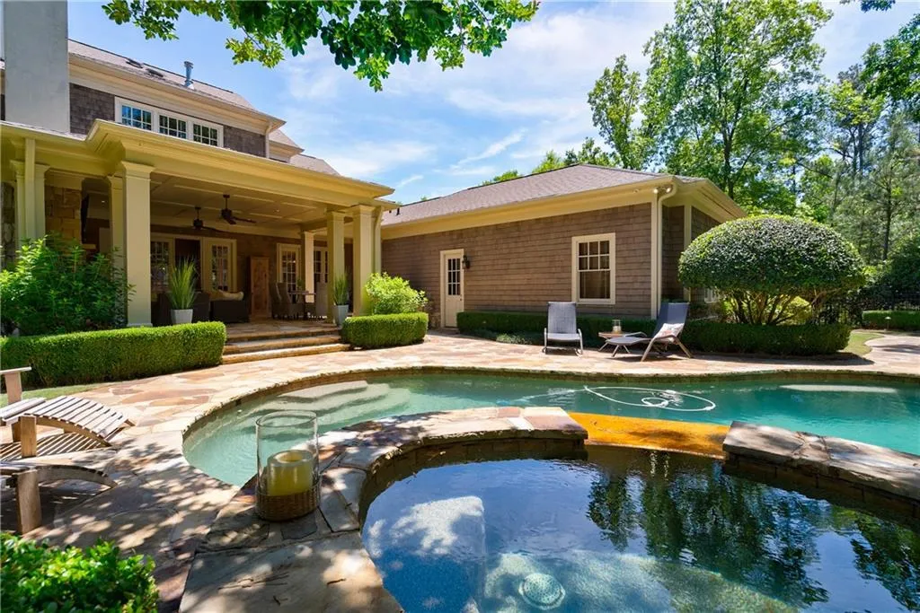 960 Fenimore Circle, Sandy Springs, Georgia 30350, 5 Bedrooms Bedrooms, ,6 BathroomsBathrooms,Residential,Sold,960 Fenimore Circle,6723842