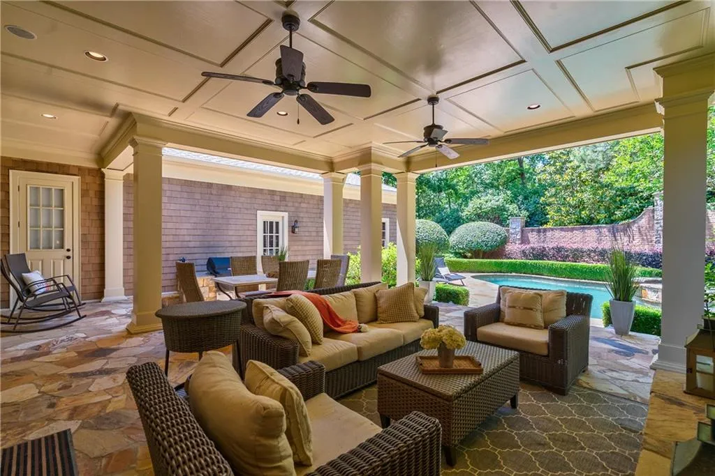 960 Fenimore Circle, Sandy Springs, Georgia 30350, 5 Bedrooms Bedrooms, ,6 BathroomsBathrooms,Residential,Sold,960 Fenimore Circle,6723842
