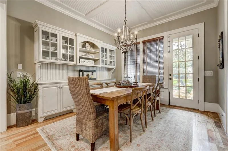 960 Fenimore Circle, Sandy Springs, Georgia 30350, 5 Bedrooms Bedrooms, ,6 BathroomsBathrooms,Residential,Sold,960 Fenimore Circle,6723842