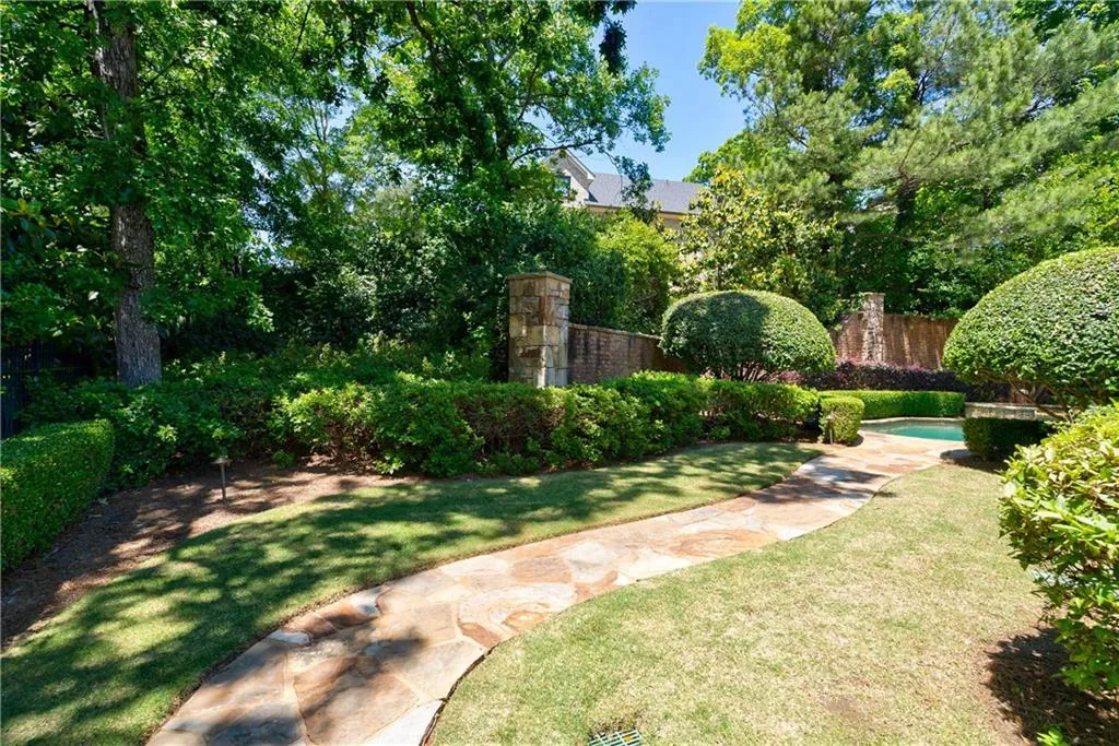 960 Fenimore Circle, Sandy Springs, Georgia 30350, 5 Bedrooms Bedrooms, ,6 BathroomsBathrooms,Residential,Sold,960 Fenimore Circle,6723842