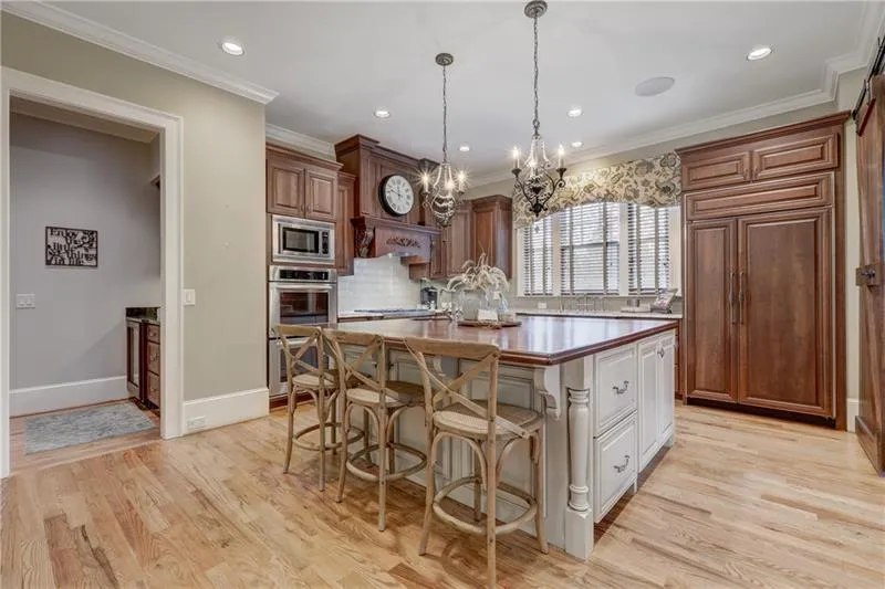 960 Fenimore Circle, Sandy Springs, Georgia 30350, 5 Bedrooms Bedrooms, ,6 BathroomsBathrooms,Residential,Sold,960 Fenimore Circle,6723842