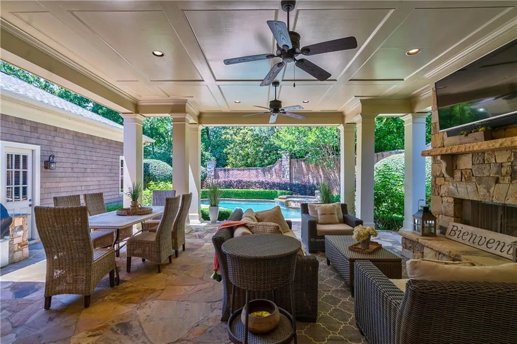 960 Fenimore Circle, Sandy Springs, Georgia 30350, 5 Bedrooms Bedrooms, ,6 BathroomsBathrooms,Residential,Sold,960 Fenimore Circle,6723842