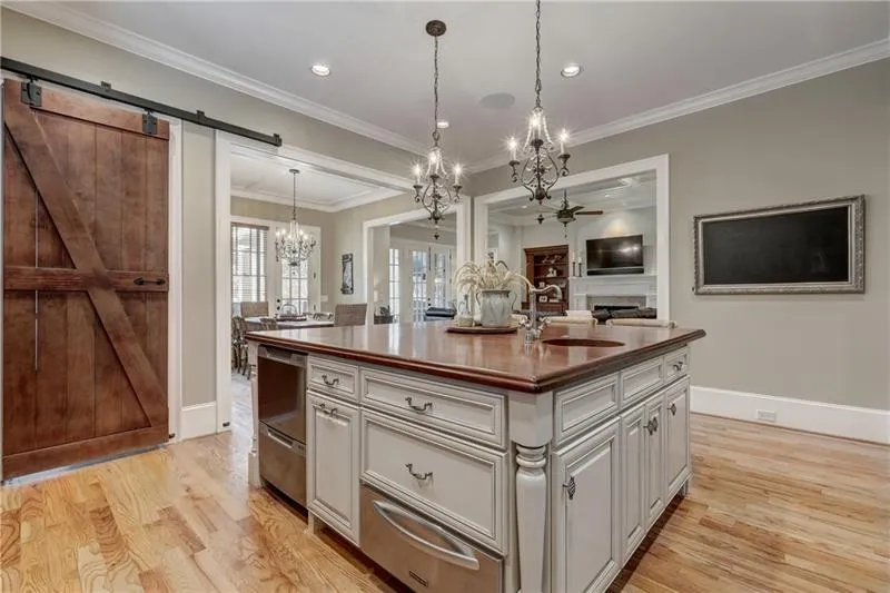 960 Fenimore Circle, Sandy Springs, Georgia 30350, 5 Bedrooms Bedrooms, ,6 BathroomsBathrooms,Residential,Sold,960 Fenimore Circle,6723842