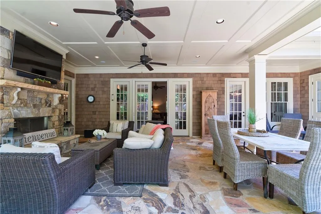 960 Fenimore Circle, Sandy Springs, Georgia 30350, 5 Bedrooms Bedrooms, ,6 BathroomsBathrooms,Residential,Sold,960 Fenimore Circle,6723842